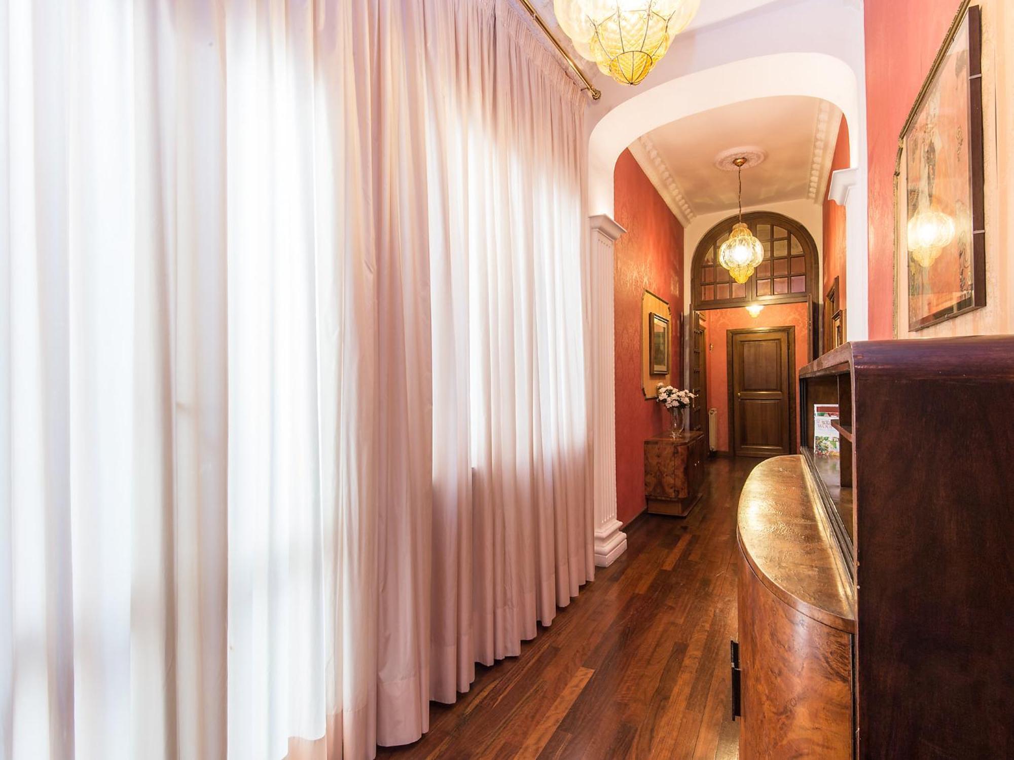 Spanish Steps Location By Interhome * Rome